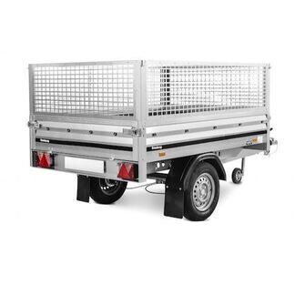 Brenderup 3251 S - 750 kg set skråt bagfra. Traileren er vist med netsider og næsehjul